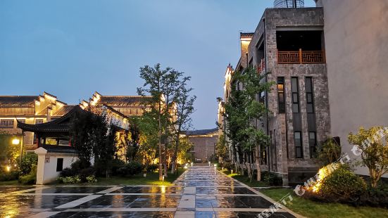 Royal Palace Hotel(Yangtze River Night City Store)