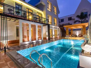 Deluxe Villa Boutique Hostel