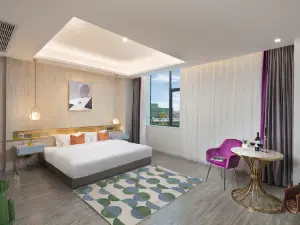 Style S Hotel (Linshui Hongfan Plaza Bus Terminal)