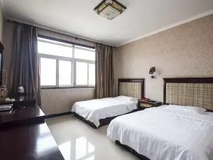 Qinglong Jinxing Hotel