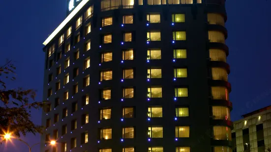 Grand Forward Hotel