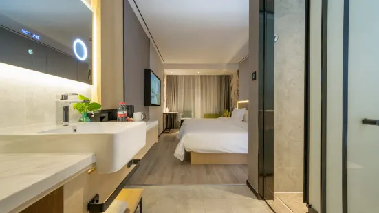 Qilai Light Luxury Hotel (Shanghai Hongqiao Center Branch)