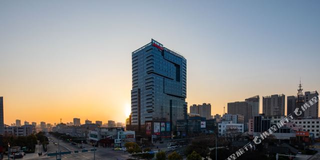 宿遷蘇寧廣場希爾頓歡朋酒店地處運河風光帶,位於宿遷市中心核心商圈