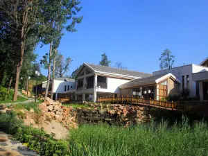 石家荘平山黃金本寨ホテル