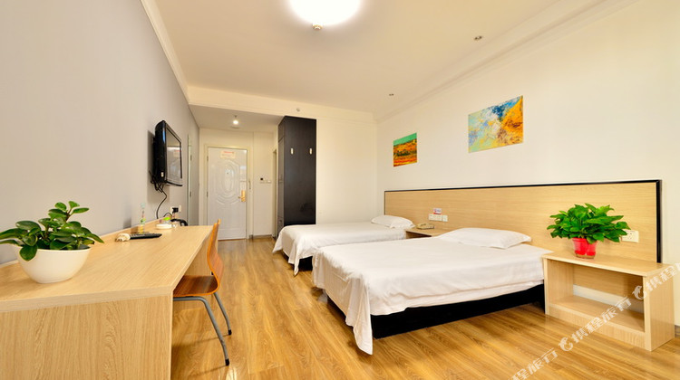 佳宜酒店(诸城和平街沧湾公园店)1晚 可选诸城市野生动物园