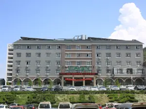 靈寶長青山居飯店（娘娘山景區小秦嶺地質博物館店）