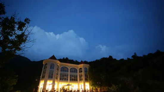 Zhashui Zhongnan Impression Hotel