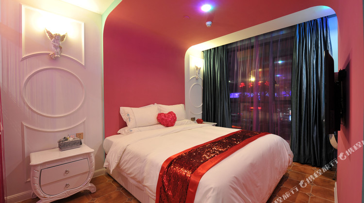 天使恋人主题酒店(深圳桂妙情缘店)1晚 可选青青世界