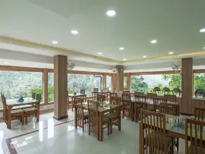 Hostess Thekkady