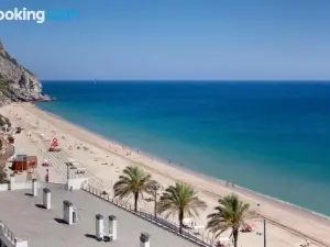 Cali Deluxe Holidays, Sesimbra