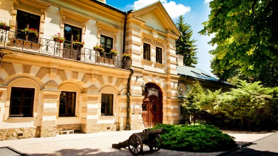 克拉西琴涅城堡酒店