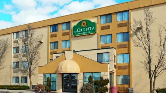 La Quinta Inn & Suites by Wyndham Warwick Providence Airport