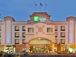 Holiday Inn Express & Suites TACOMA by IHG
