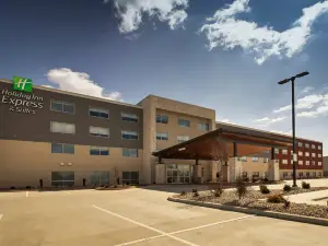Holiday Inn Express & Suites MOUNT VERNON by IHG