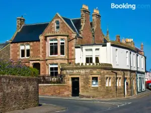 Royal Mackintosh Hotel