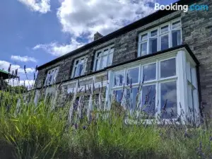Costislost House
