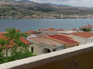 Apartments Anka Pag