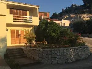 Six Bedroom Holiday Home Matea