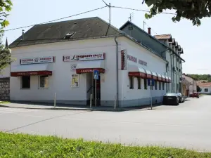 B&B Laguna