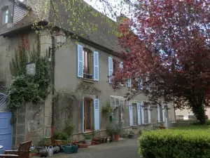 3 Place des Arbres, Chambres D'Hôtes, Felletin