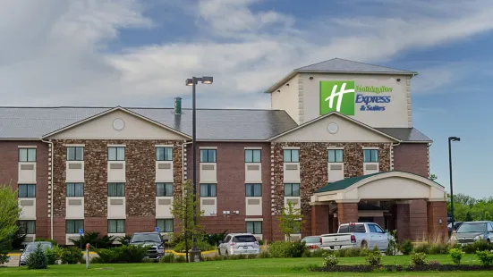 Holiday Inn Express & Suites Olathe South