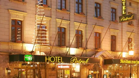 Pietrak Hotel
