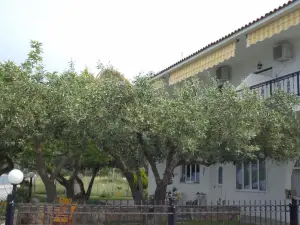 Mangata Seaside Hotel