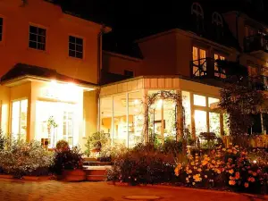 弗洛拉公園酒店