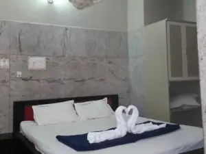 Hotel Ravi Mayur International