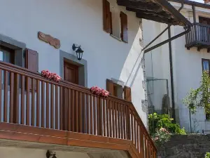 Casa Cebajova Poesia