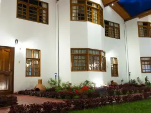 Hotel & Bungalows Villa Valencia