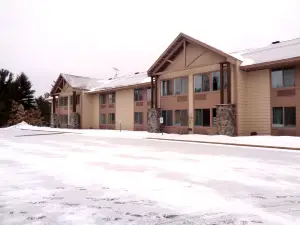 Coratel Inn & Suites by Jasper Black River Falls, WI