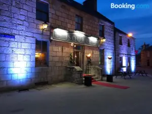 The Square Kintore
