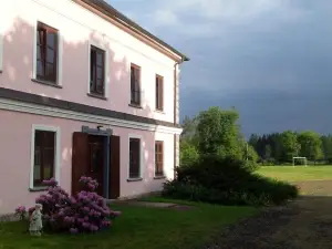Hotel Castle Mlýn Maděrovka