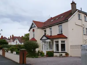Cleave Court Guest House