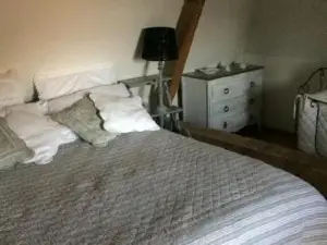 La Moulinière, Jolie longère du XVIIè 25, Chemin de la Source