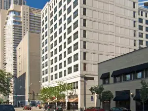 Hampton Inn & Suites Chicago-Downtown