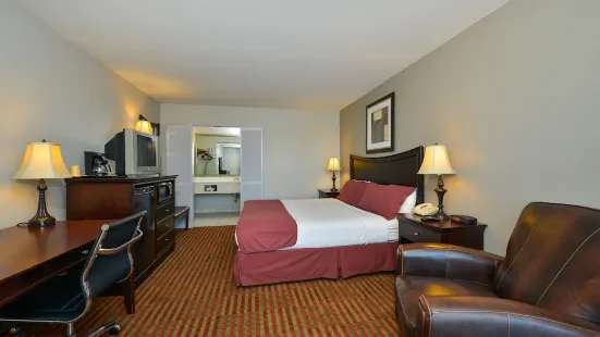 Lamplighter Inn & Suites Pittsburg