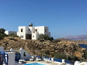 Rita's Place Hotel
