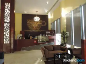 Noon Hotel Suites