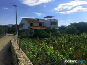 Holiday House Piacun