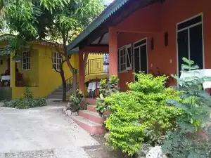 Bungalow Hotel Lakou Breda