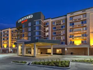 Courtyard Westbury Long Island