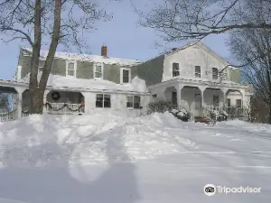 Maple Hill Farm Inn