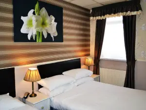 Lyndene Hotel