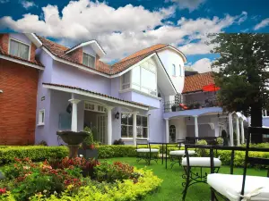 Casa Bonita Hotel & Luxury Residence
