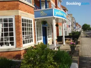 Yellow Mountain Hotel
