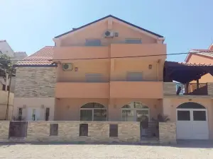 Apartments Ema