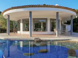 Casa Orilla El Lago by Jitkey