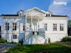 Fjordslottet Hotel